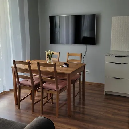 Garbary Retreat With Free Garage Parking! *