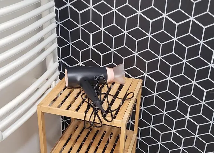 Garbary Retreat With Free Garage Parking! Διαμέρισμα